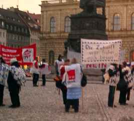 vor dem Theater